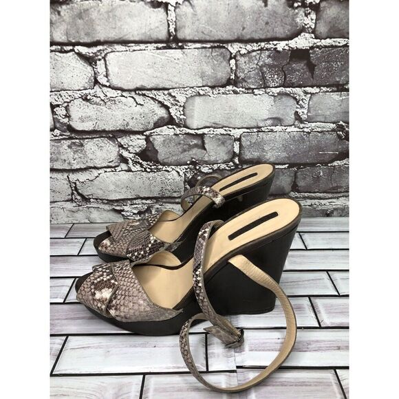 Longchamp Gray Taupe Snake Skin Leather Peep Toe Wedge Strap Sandals Women Sz 38 - Picture 10 of 16